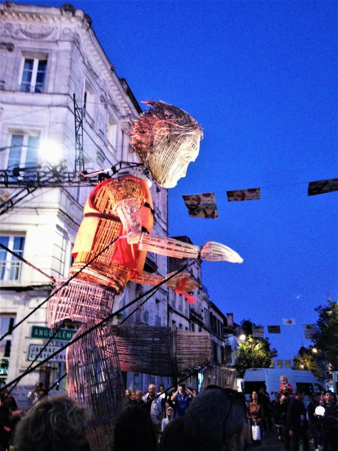 Gite Le Bonheur Hiersac Экстерьер фото